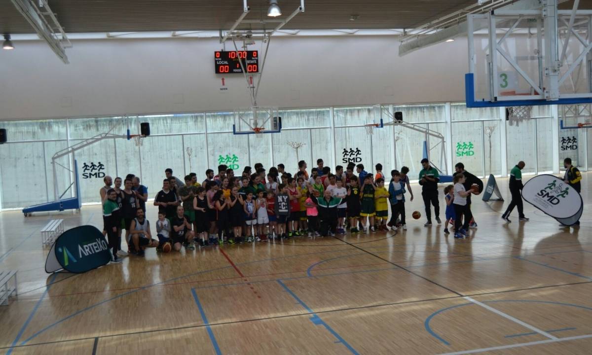 GRAN MAÑÁN DE BALONCESTO NO PAZO